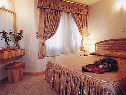 Parsian Isfahan Azadi Hotel